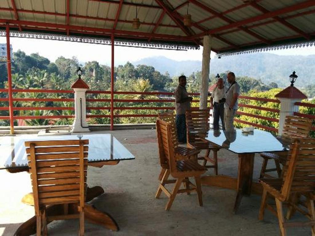 Panthalams Homestay Thekkady Exteriör bild