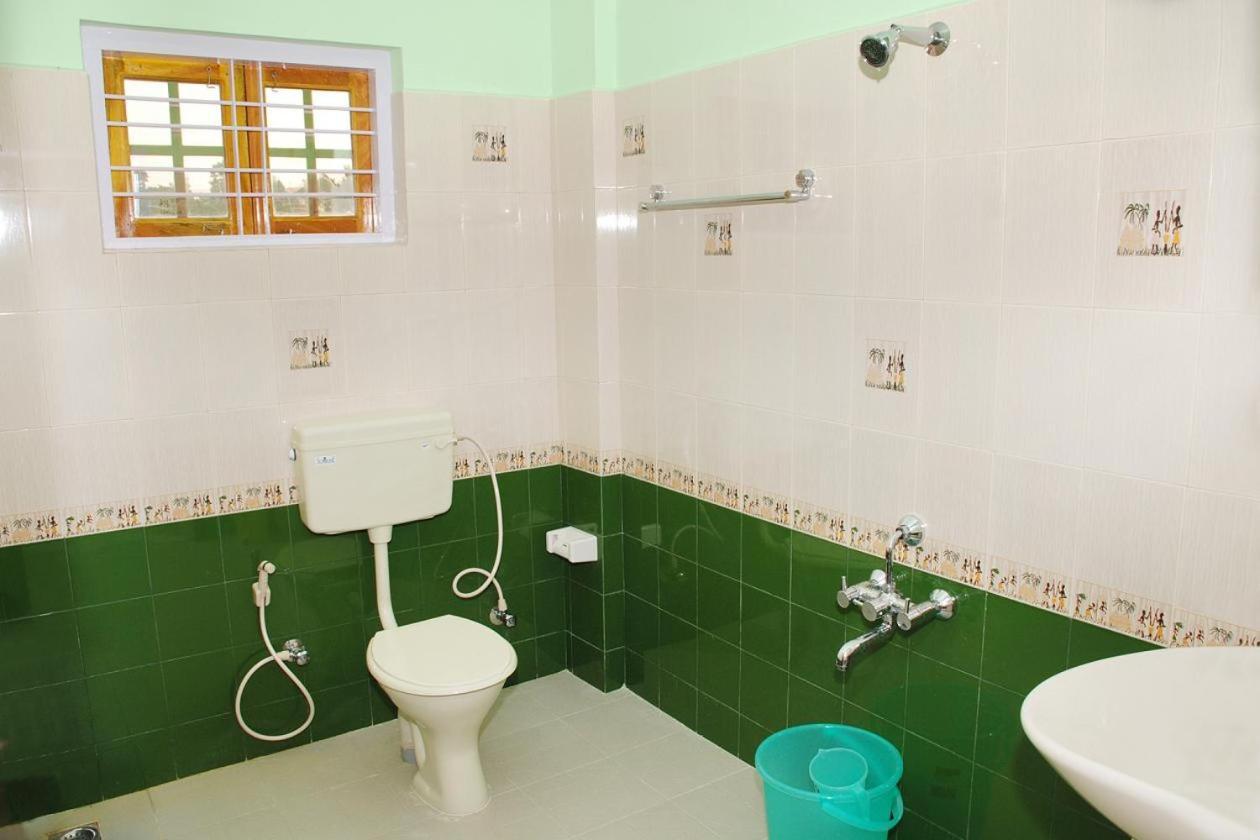 Panthalams Homestay Thekkady Exteriör bild
