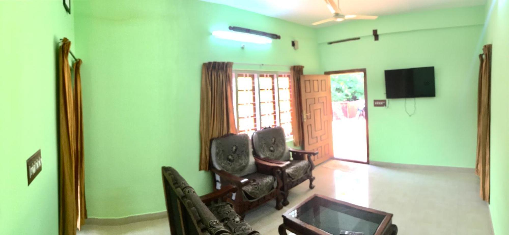 Panthalams Homestay Thekkady Exteriör bild