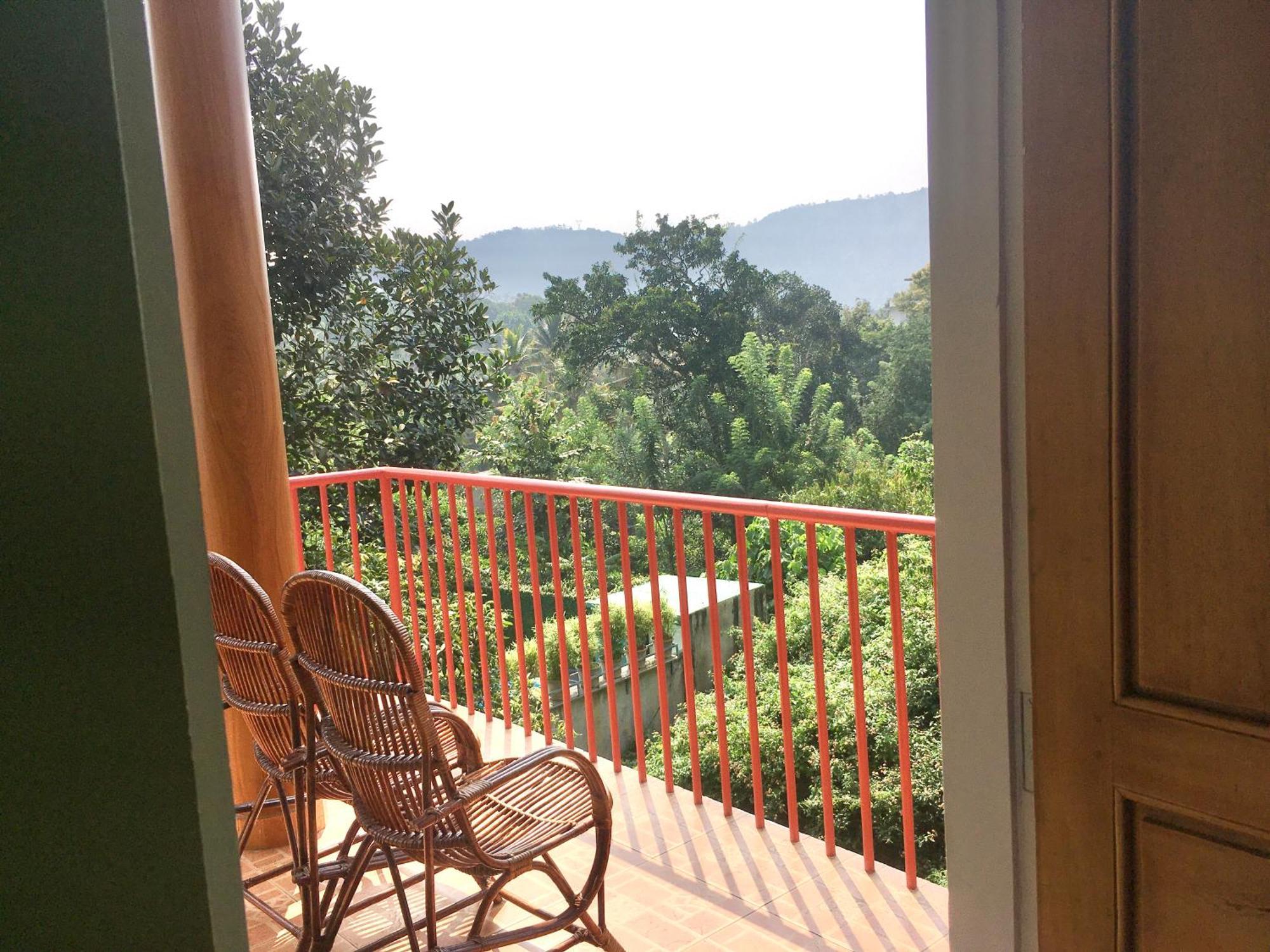 Panthalams Homestay Thekkady Exteriör bild