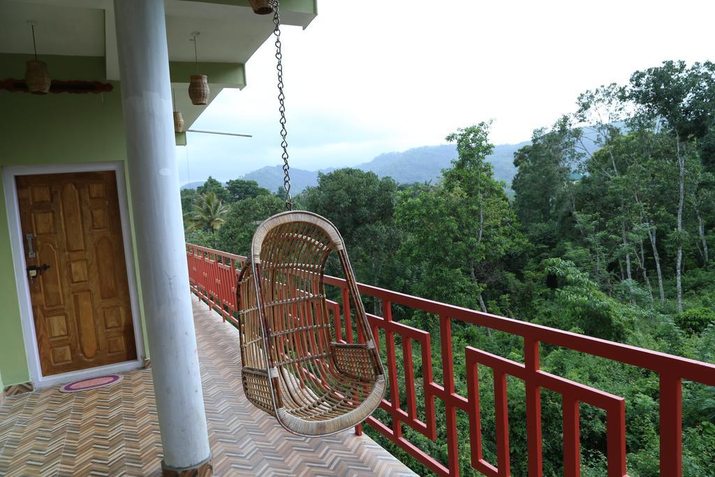 Panthalams Homestay Thekkady Exteriör bild
