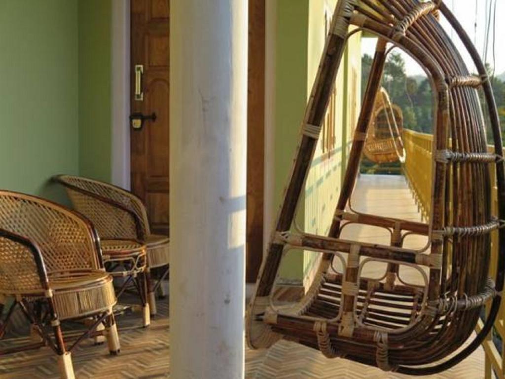 Panthalams Homestay Thekkady Exteriör bild