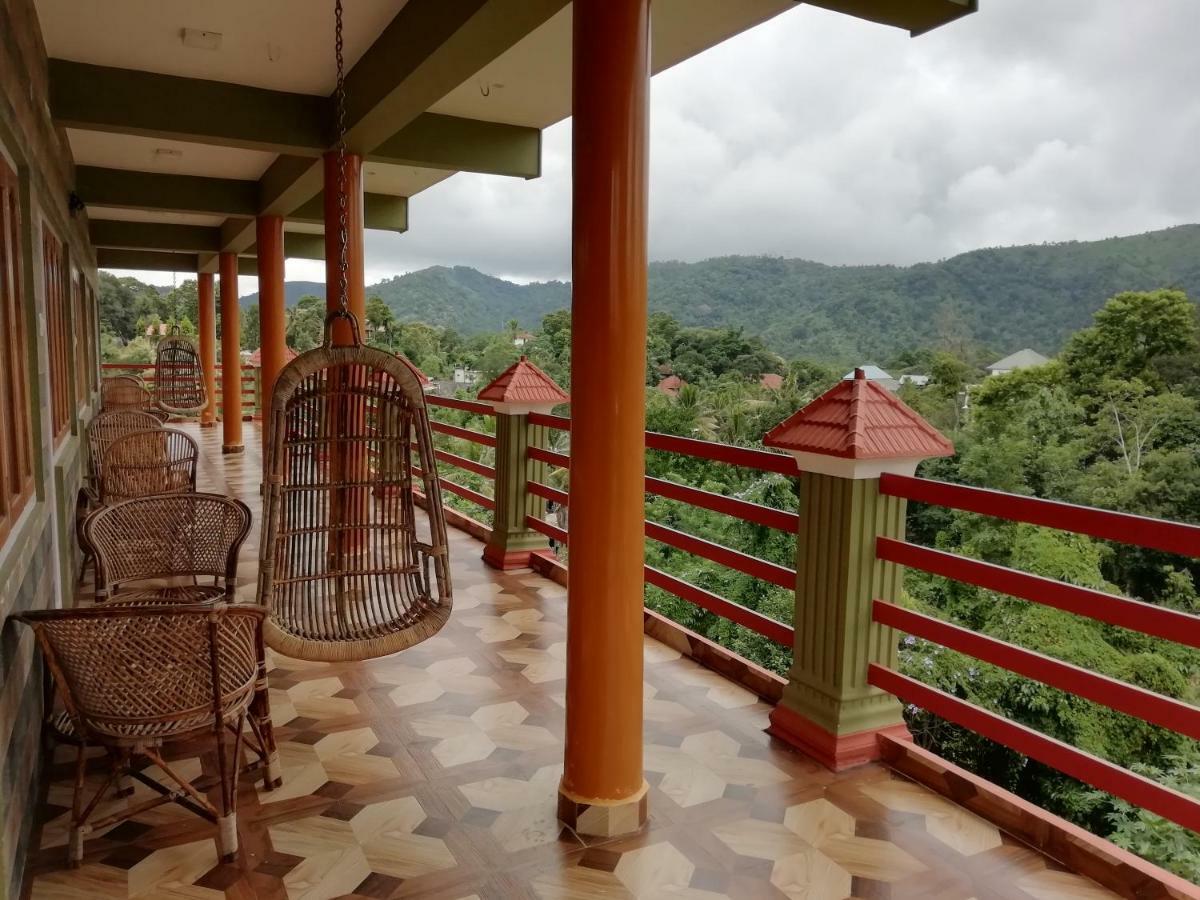 Panthalams Homestay Thekkady Exteriör bild