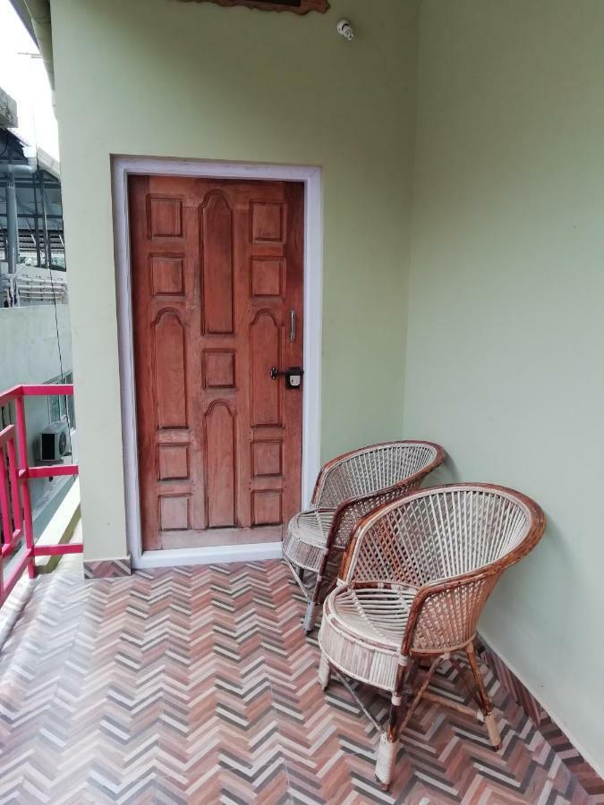 Panthalams Homestay Thekkady Exteriör bild