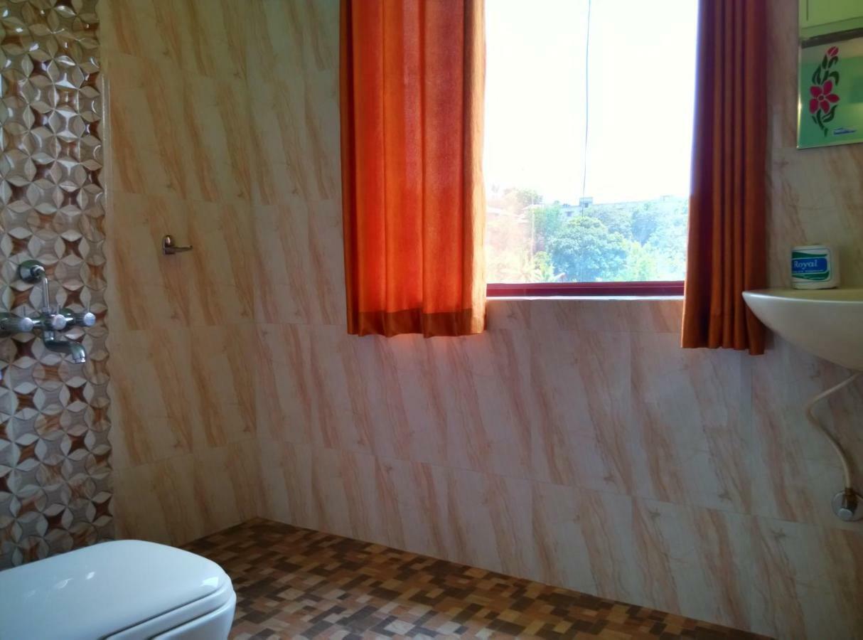 Panthalams Homestay Thekkady Exteriör bild